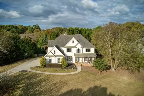 1135 Richmond Glen Cir, Alpharetta, GA 30004