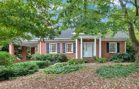 2247 Howell Mill Rd NW, Atlanta, GA 30318