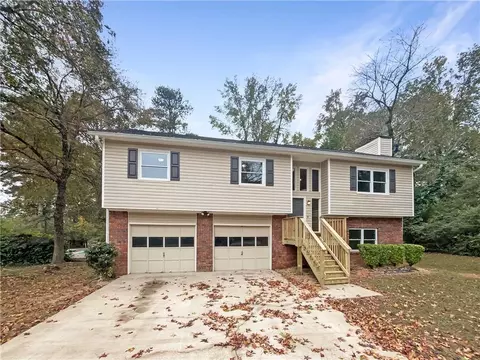 5887 Sutton Dr, Douglasville, GA 30135