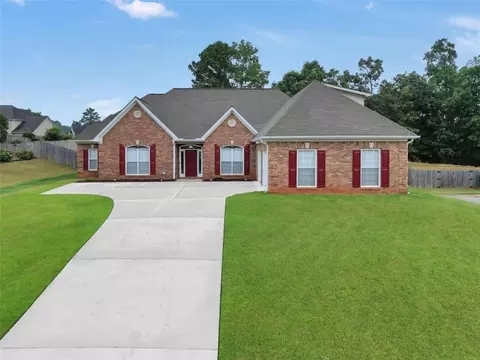137 Glenmore Ln, Mcdonough, GA 30253