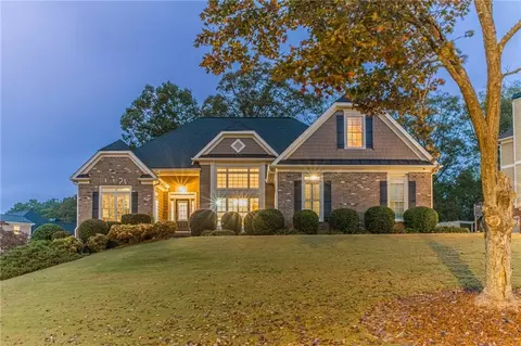 1203 James Walter Dr, Loganville, GA 30052