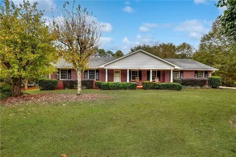 256 Teresa Ln, Loganville, GA 30052