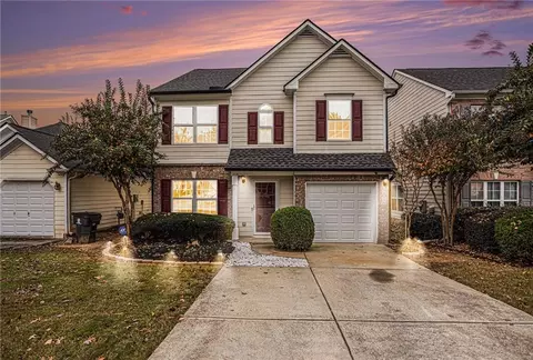 9546 Lakeview Rd, Union City, GA 30291