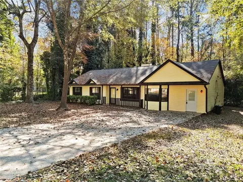 122 River Oaks Dr, Woodstock, GA 30188