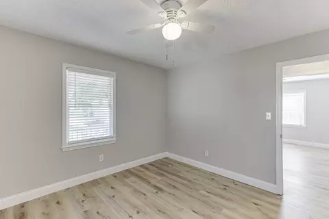 67 E Wright St, Winder, GA 30680 photo 10