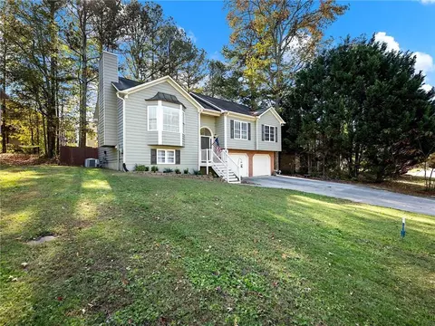 4775 Baker Plantation Dr, Acworth, GA 30101