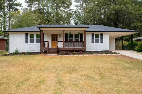 2113 Pawnee Dr SE, Marietta, GA 30067