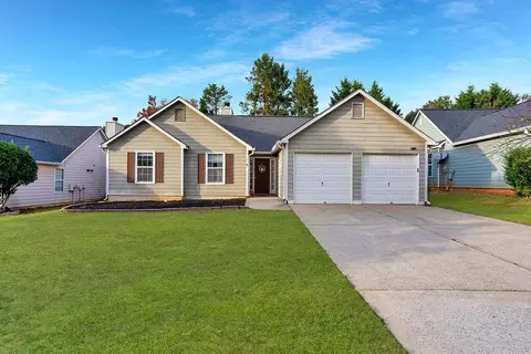 2621 Lake Park Bnd, Acworth, GA 30101