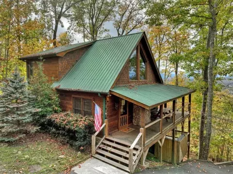 125 Joanna Ct, Morganton, GA 30560