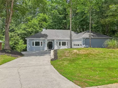 1674 Rocky Top Dr SW, Lilburn, GA 30047