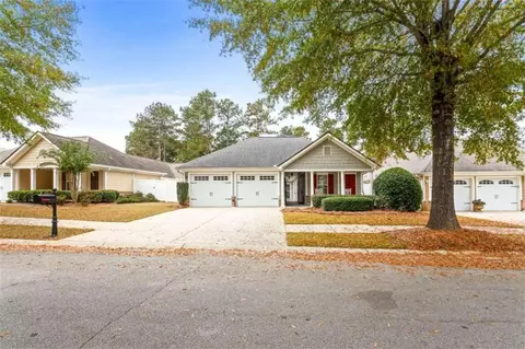 112 Cottage Club Dr, Locust Grove, GA 30248