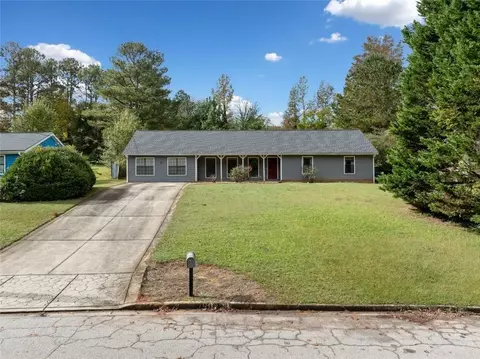 1737 Dunbarton Dr, Lithonia, GA 30058