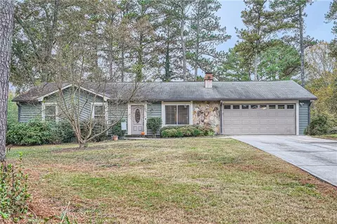 1057 Sawgrass Ct SW, Lilburn, GA 30047
