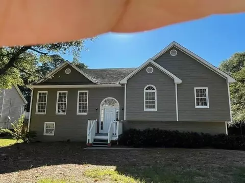 20 Lacey Oak Ln, Loganville, GA 30052