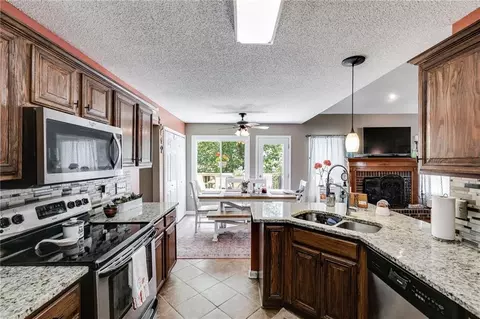70 Steeple Chase Trl, Dallas, GA 30132