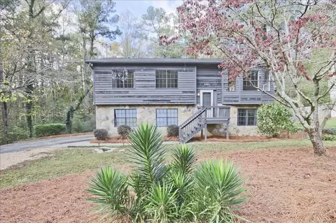 3201 Aspen Cir, Snellville, GA 30078