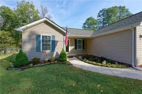 114 Ellis Rd, Rossville, GA 30741
