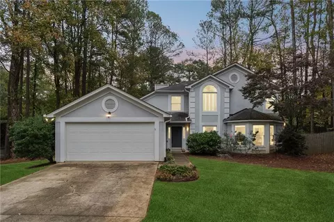1085 Wellers Ct, Roswell, GA 30076