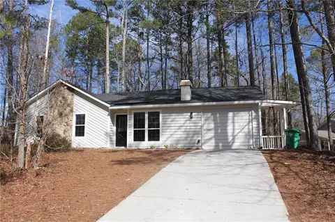 650 Fairforest Ct, Stone Mountain, GA 30088
