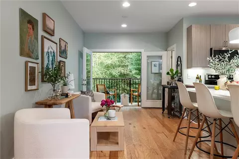 977 Moda Dr, Atlanta, GA 30316
