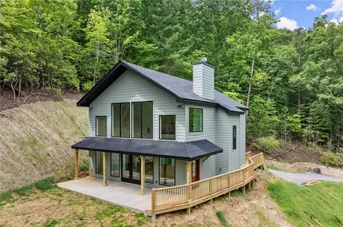 914 Hickory Dr, Mineral Bluff, GA 30559
