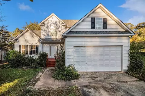 40 Dock Ct, Jackson, GA 30233