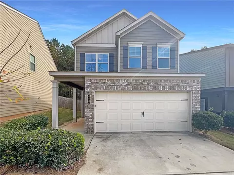 4484 Ravenwood Dr, Union City, GA 30291