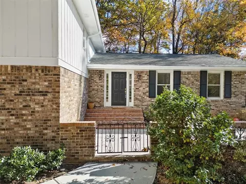 4939 Windhaven Ct, Dunwoody, GA 30338