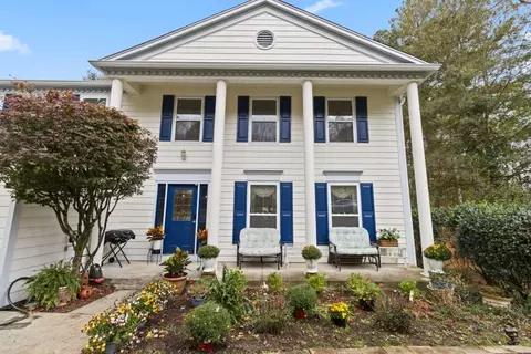 1055 Cranberry Crk, Roswell, GA 30076