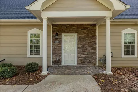 1304 Village Blvd, Rome, GA 30161