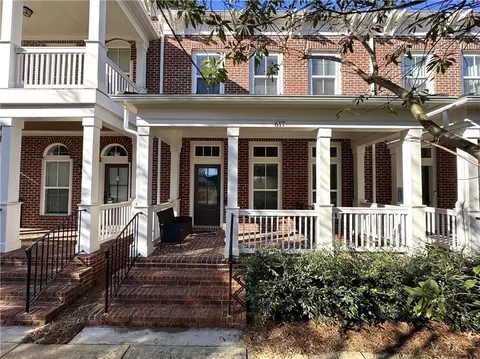617 Brennan Dr, Decatur, GA 30033