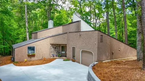 4079 Southerland Dr NE, Roswell, GA 30075