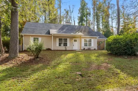 112 Apache Rd, Jackson, GA 30233