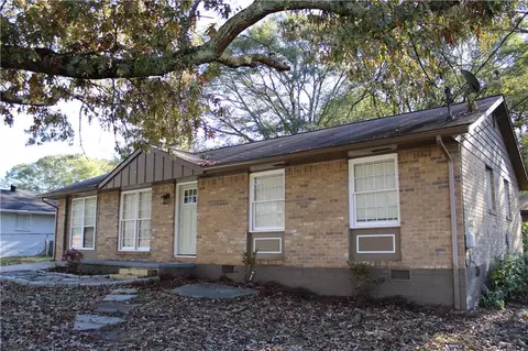 6988 Eunice Dr, Riverdale, GA 30274