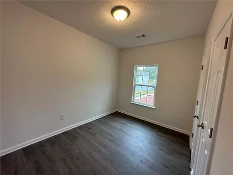 Bedroom - 425 Mossy Ln, Gray, GA 31032 photo 3 of 4