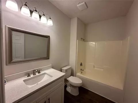 Bath - 425 Mossy Ln, Gray, GA 31032 photo 3 of 3