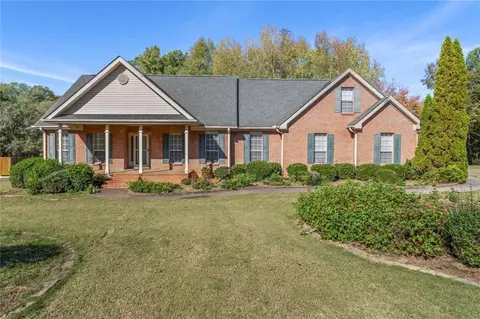 124 Dodgen Rd, Hampton, GA 30228