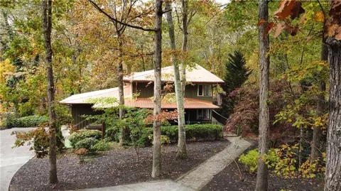 1044 Farmhouse Rd, Gainesville, GA 30506