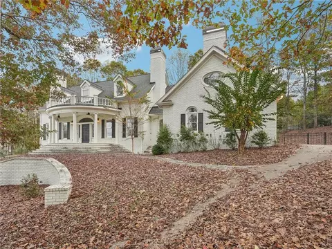 2015 Forest Glen Dr, Braselton, GA 30517