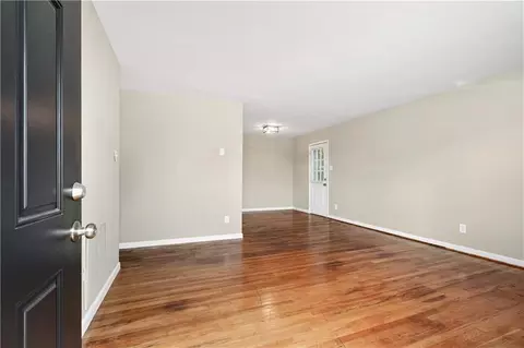 1007 Collins St, Gainesville, GA 30501 photo 2