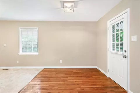 1007 Collins St, Gainesville, GA 30501 photo 6