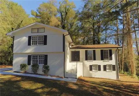 4314 Autumn Hill Dr, Stone Mountain, GA 30083