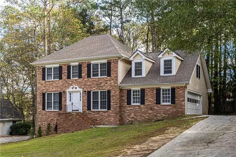 1984 Skyland Glen Dr, Snellville, GA 30078