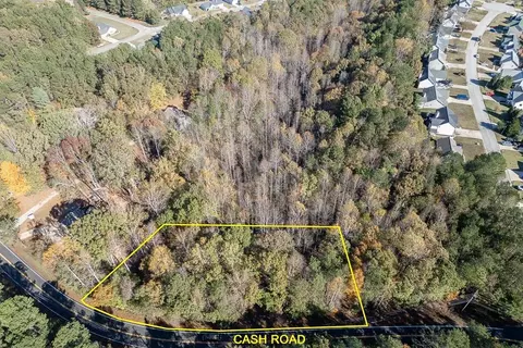 4881 Cash Rd, Flowery Branch, GA 30542