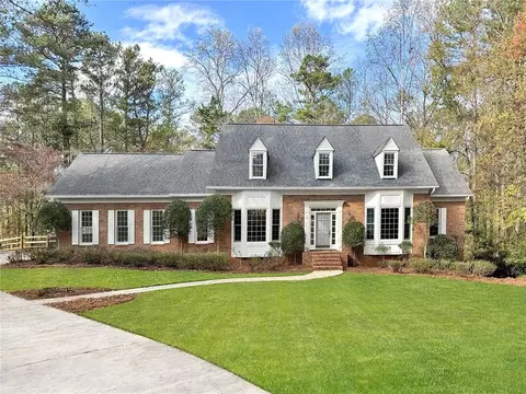 715 Old Meadow Gln, Johns Creek, GA 30022