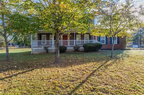 23 Wilburn Dr, Powder Springs, GA 30127