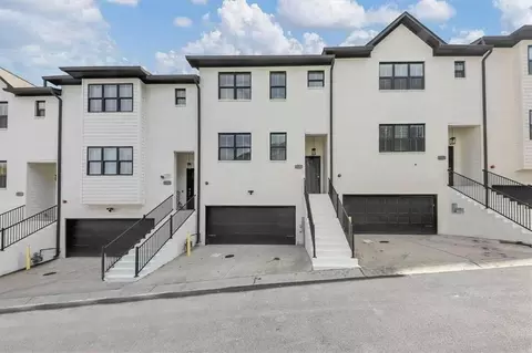 8017 Linfield Way, Sandy Springs, GA 30350