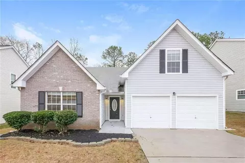 56 Lake Crossing Ct, Fayetteville, GA 30215