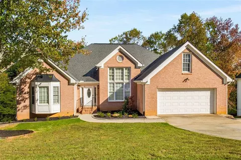 674 Lawton Ridge Dr, Lawrenceville, GA 30045
