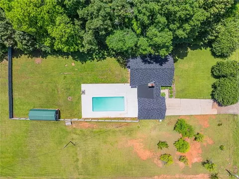 677 Phillips Dr, Monroe, GA 30656 photo 2